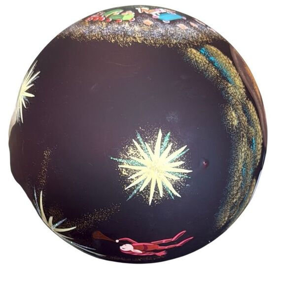 2007 Festive Santa Christmas Ornament - Picture 3 of 5